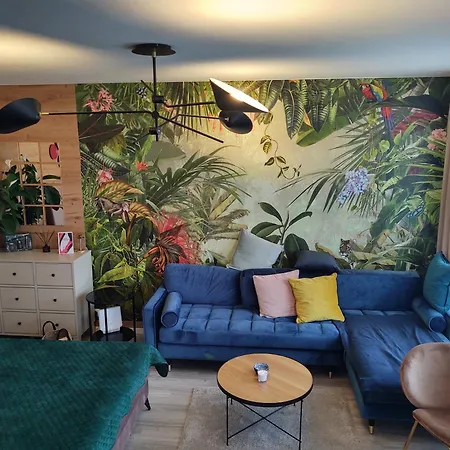 Modern In The Old Town Apartment *